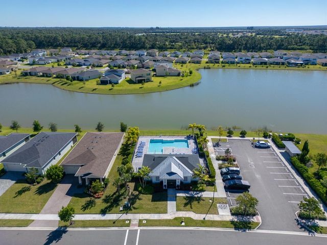 460 Veridian Circle NW, Palm Bay, FL 32907