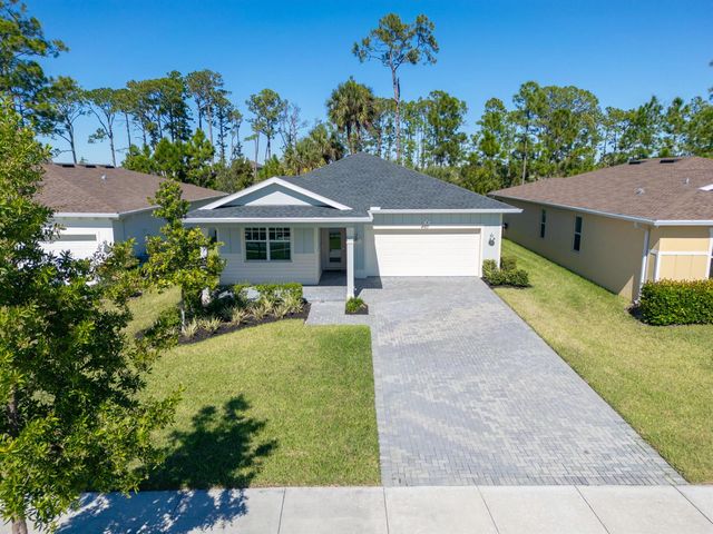 460 Veridian Circle NW, Palm Bay, FL 32907