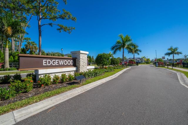 460 Veridian Circle NW, Palm Bay, FL 32907