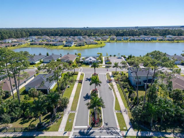 460 Veridian Circle NW, Palm Bay, FL 32907
