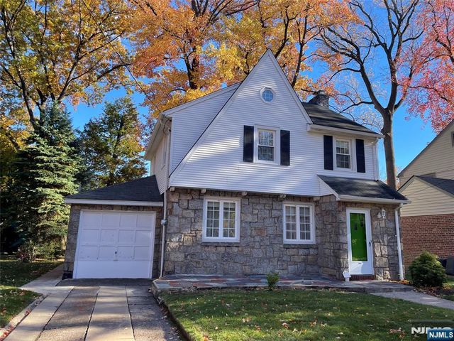 1105 Belle Avenue, Teaneck, NJ 07666