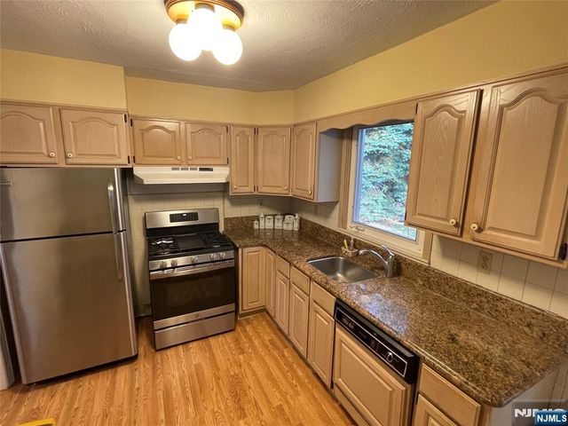 1105 Belle Avenue, Teaneck, NJ 07666