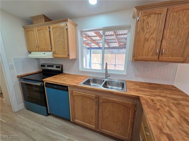 231 Jewell Drive, Pahrump, NV 89048