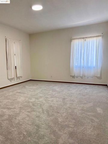 3728 Suter Street, Oakland, CA 94619