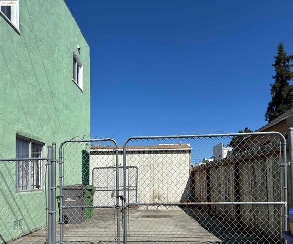 3728 Suter Street, Oakland, CA 94619