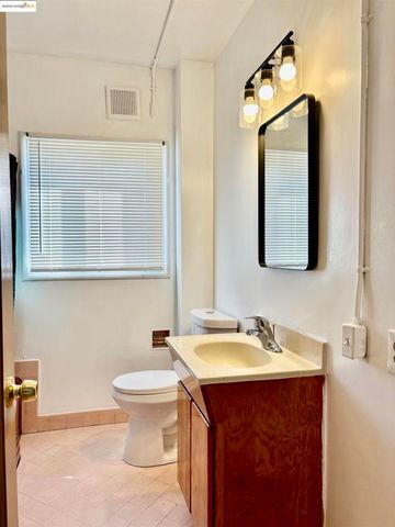 3728 Suter Street, Oakland, CA 94619