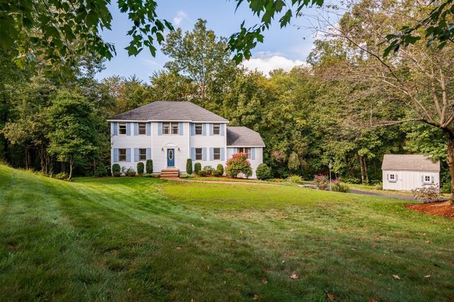 11 Currier Rd, Middleton, MA 01949