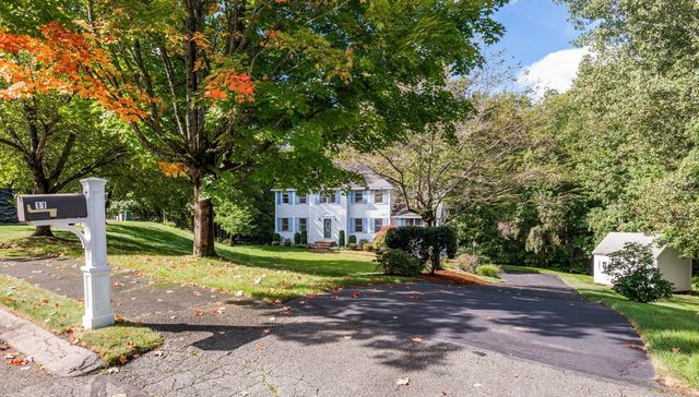 11 Currier Rd, Middleton, MA 01949