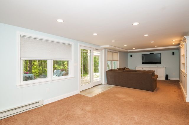 11 Currier Rd, Middleton, MA 01949