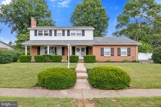 1965 NIAGARA LN, York, PA 17408