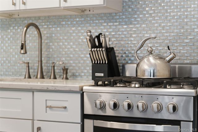 828 Pelhamdale Avenue 3j, New Rochelle, NY 10801