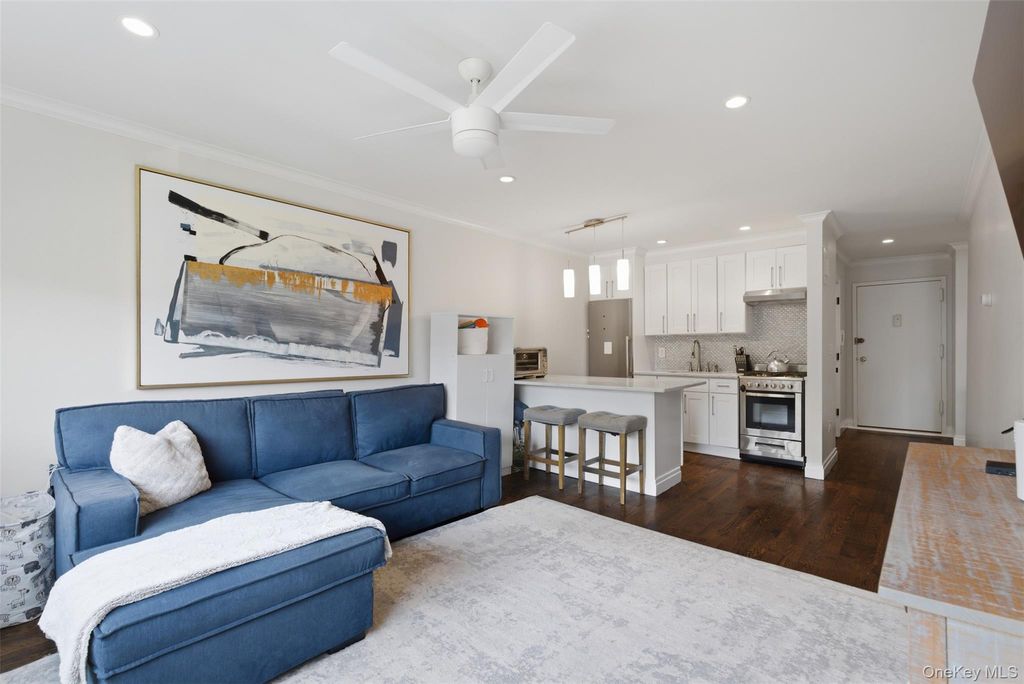 828 Pelhamdale Avenue 3j, New Rochelle, NY 10801