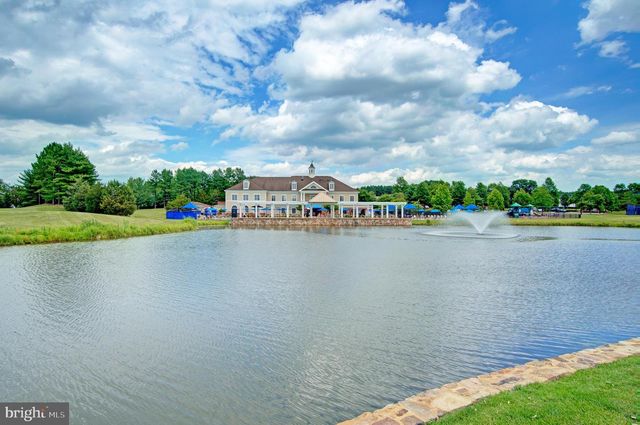 15201 ROYAL CREST DR #303, Haymarket, VA 20169