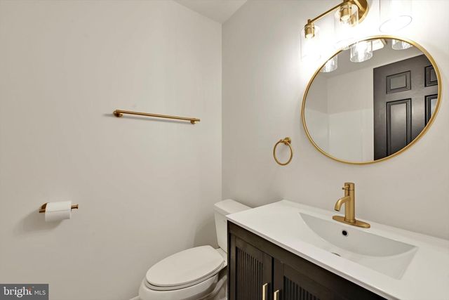 316 WINDGATE CT, Millersville, PA 17551