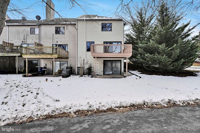 316 WINDGATE CT, Millersville, PA 17551