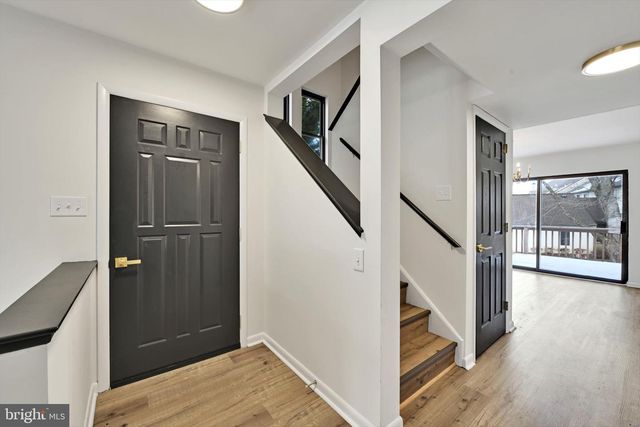 316 WINDGATE CT, Millersville, PA 17551