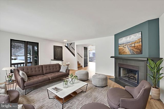 316 WINDGATE CT, Millersville, PA 17551