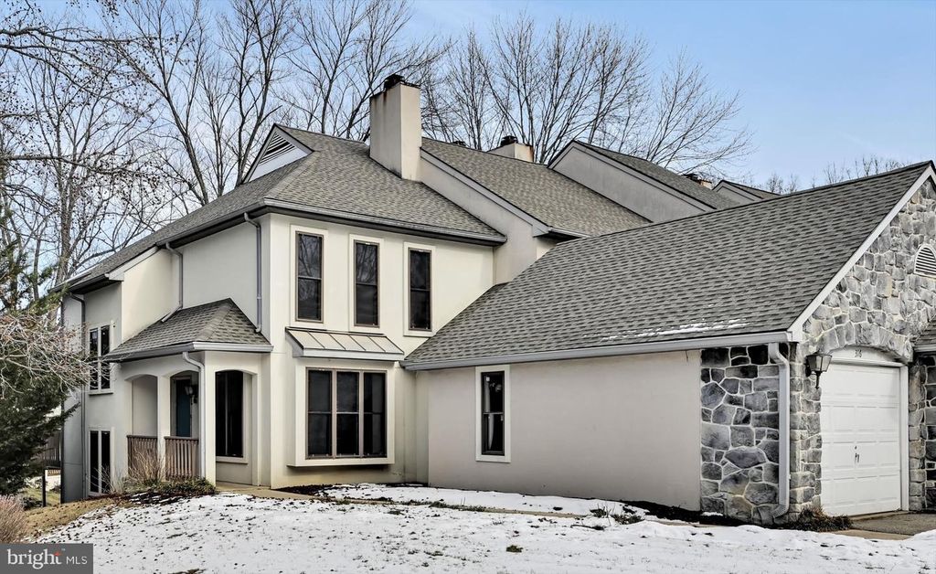 316 WINDGATE CT, Millersville, PA 17551