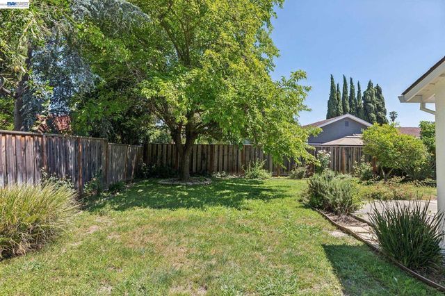 2884 Lyon Circle, Concord, CA 94518