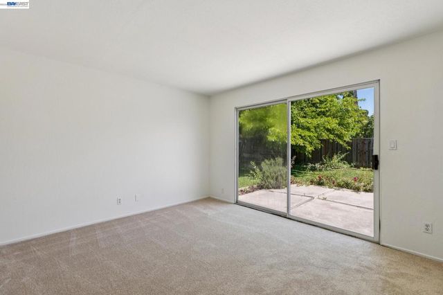 2884 Lyon Circle, Concord, CA 94518