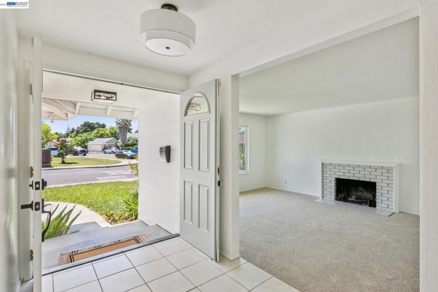 2884 Lyon Circle, Concord, CA 94518