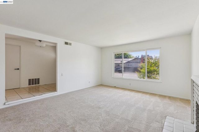 2884 Lyon Circle, Concord, CA 94518