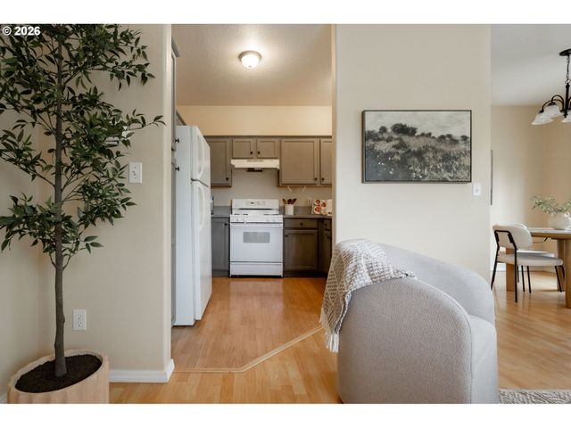 1499 Ne BIRKSHIRE Ct, Hillsboro, OR 97124