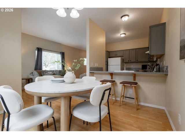 1499 Ne BIRKSHIRE Ct, Hillsboro, OR 97124