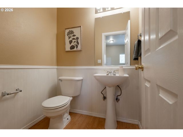 1499 Ne BIRKSHIRE Ct, Hillsboro, OR 97124