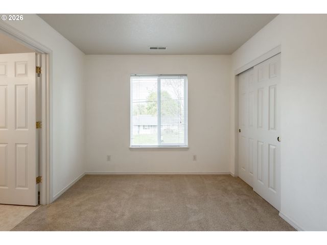 1499 Ne BIRKSHIRE Ct, Hillsboro, OR 97124