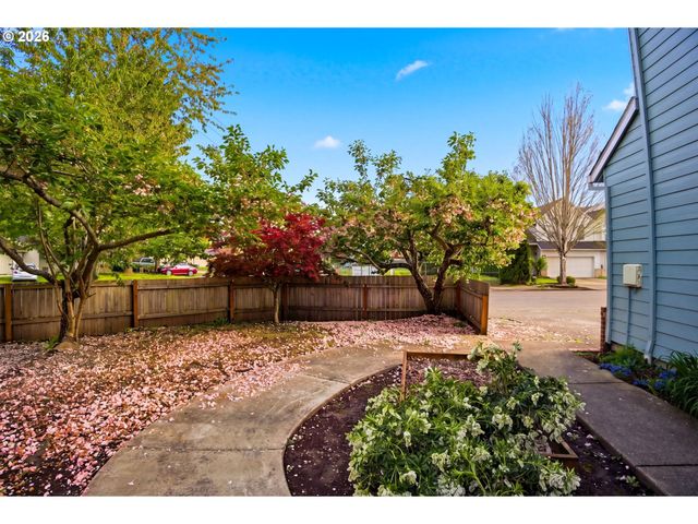 1499 Ne BIRKSHIRE Ct, Hillsboro, OR 97124