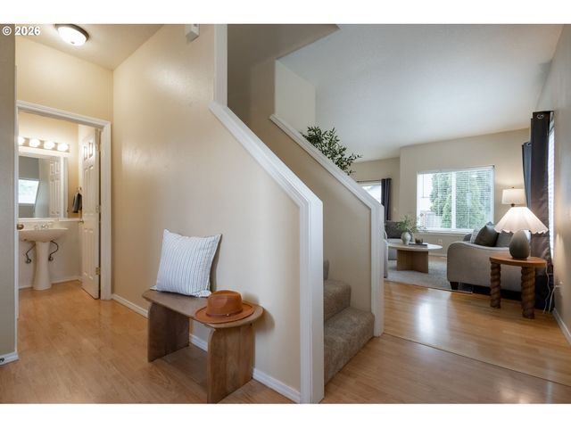 1499 Ne BIRKSHIRE Ct, Hillsboro, OR 97124