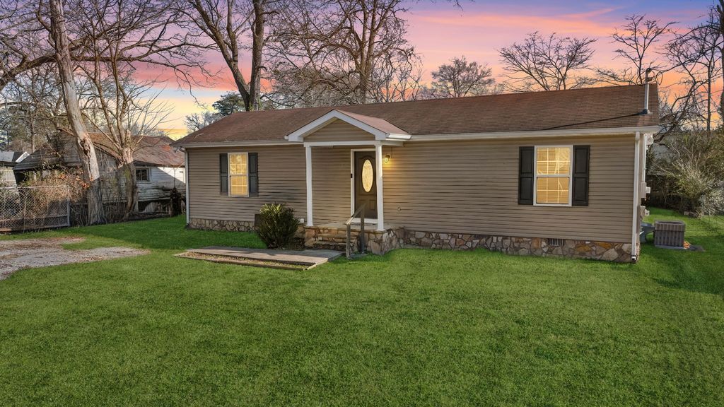 904 E Grundy St, Tullahoma, TN 37388