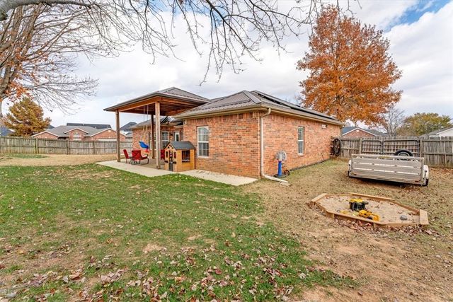 1900 SW Aspen Street, Bentonville, AR 72713