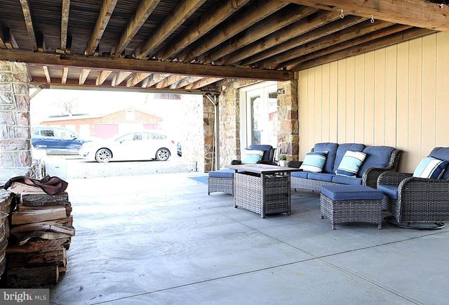 8297 MERTZTOWN RD, Alburtis, PA 18011