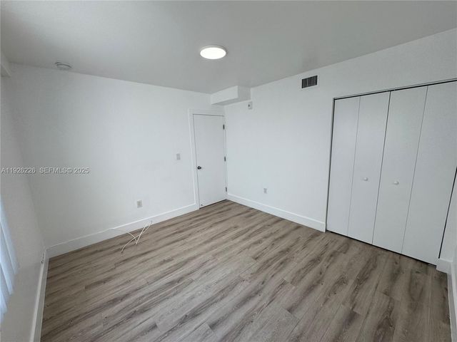 1969 NW 2nd ct 6, Miami, FL 33136