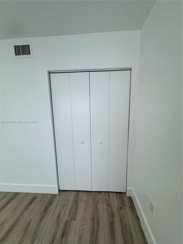 1969 NW 2nd ct 6, Miami, FL 33136