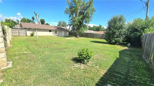 1828 S Beth Drive, Rogers, AR 72758