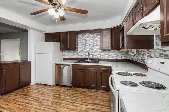325 N Locust Street, Madrid, IA 50156