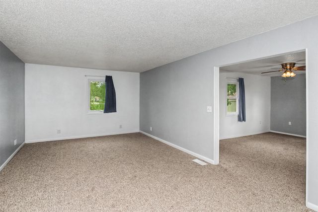 325 N Locust Street, Madrid, IA 50156