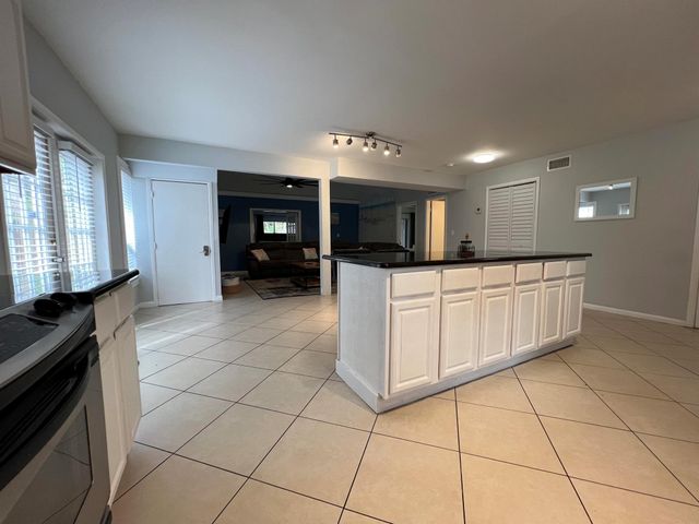 2417 Sundy Avenue, Delray Beach, FL 33444