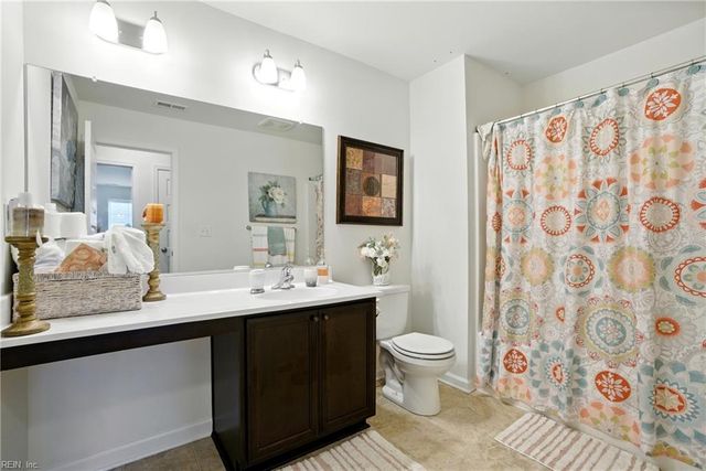 121 Meadows Landing LN, Suffolk, VA 23434