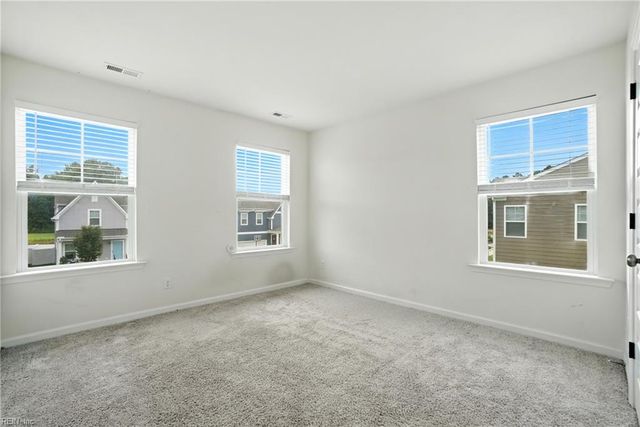 121 Meadows Landing LN, Suffolk, VA 23434