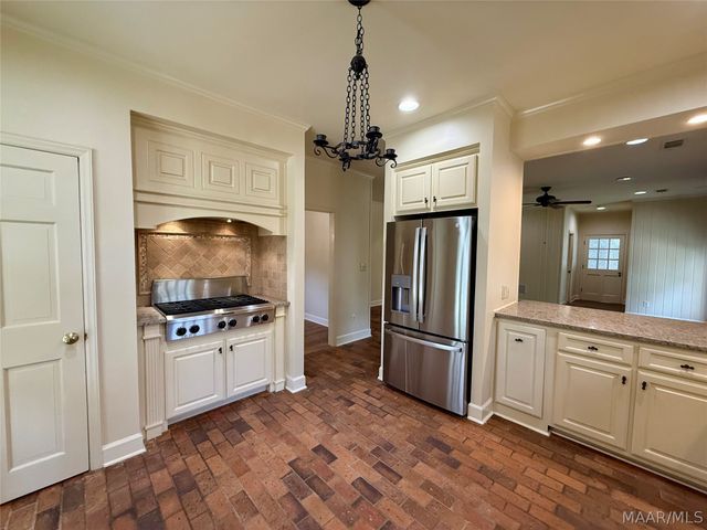 33 Creek Court, Montgomery, AL 36117