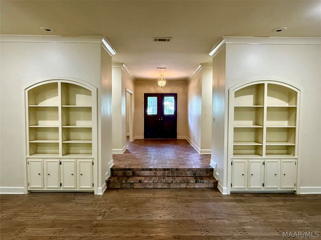 33 Creek Court, Montgomery, AL 36117