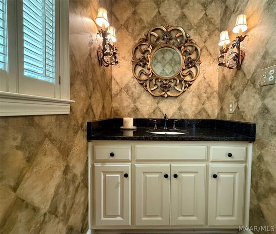 33 Creek Court, Montgomery, AL 36117