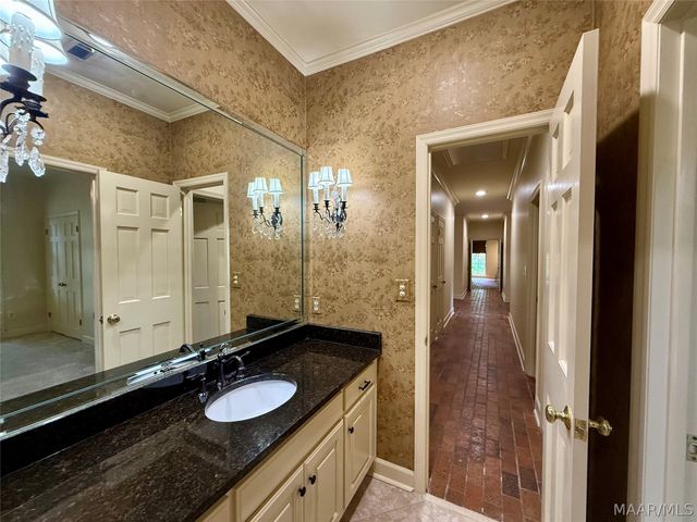 33 Creek Court, Montgomery, AL 36117