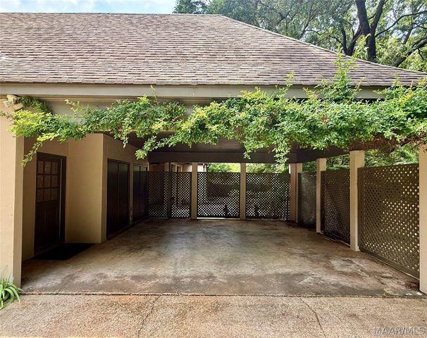 33 Creek Court, Montgomery, AL 36117