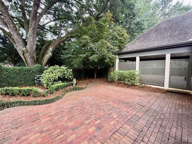 33 Creek Court, Montgomery, AL 36117