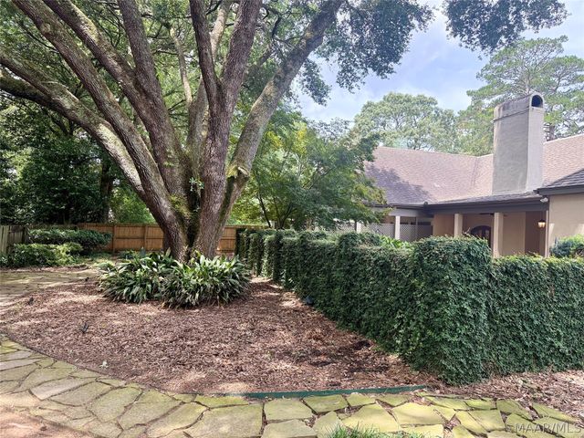 33 Creek Court, Montgomery, AL 36117